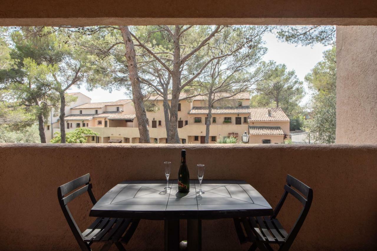 Le Hameau Des Pins Lejlighed Saint-Raphaël Eksteriør billede